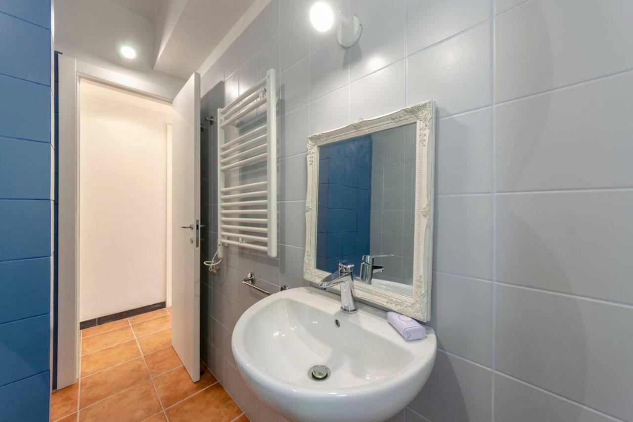 Joivy Family Flat With Little Patio, Cinque Terre Appartement Vernazza Buitenkant foto